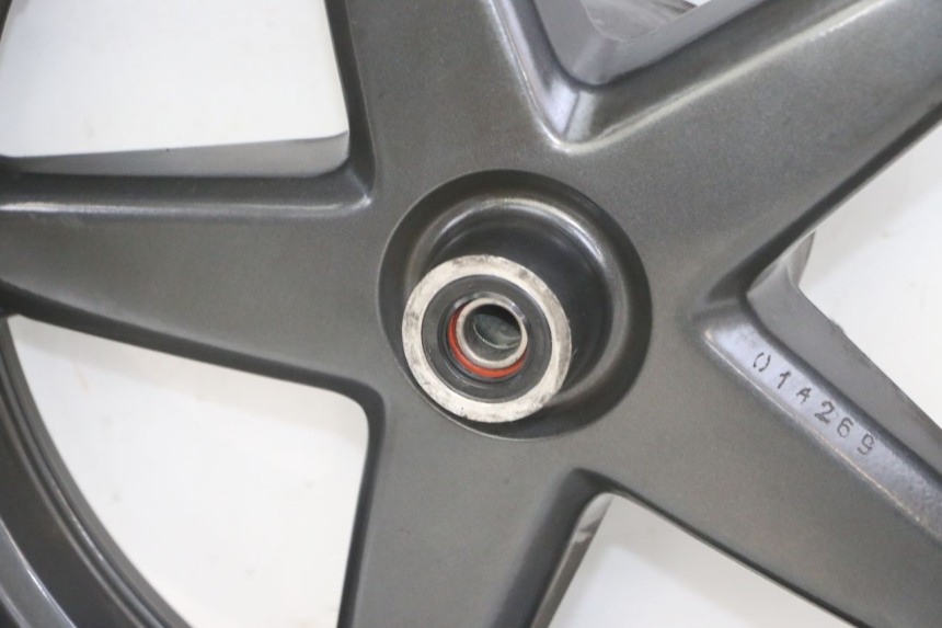 photo de FRONT WHEEL RIM YAMAHA X-MAX XMAX 125 (2010 - 2013) - Surface and material condition