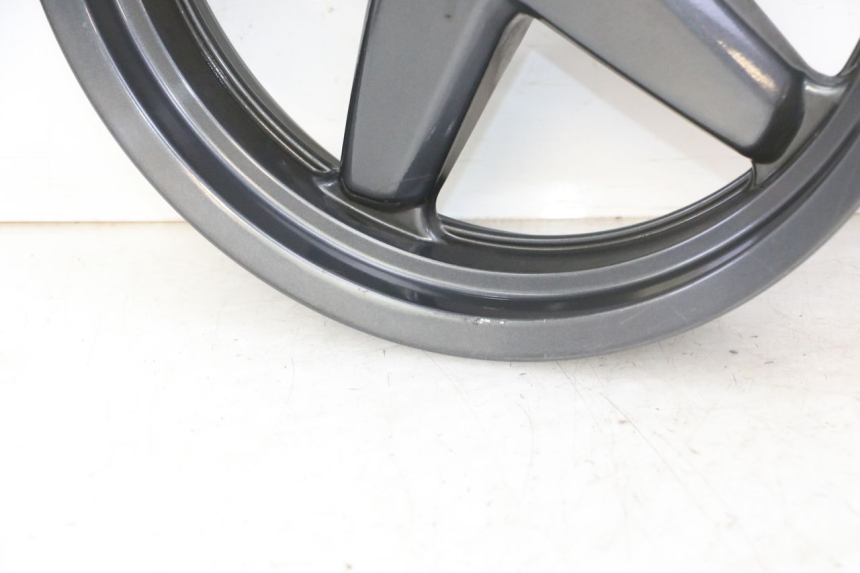 photo de FRONT WHEEL RIM YAMAHA X-MAX XMAX 125 (2010 - 2013) - High-resolution close-up