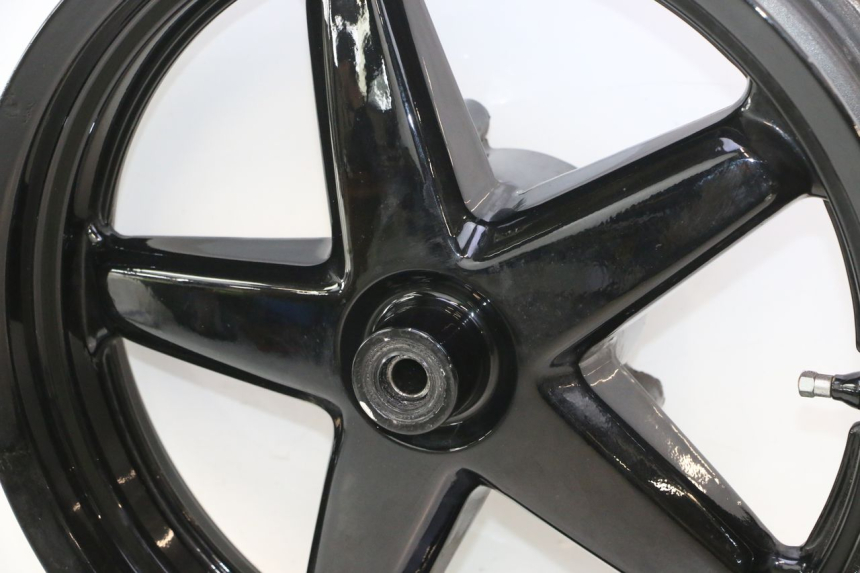photo de FRONT WHEEL YAMAHA XMAX X-MAX 125 (2006 - 2009) - Focus on structure