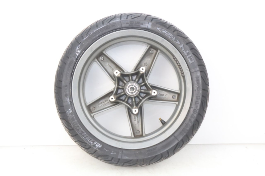 photo de FRONT WHEEL RIM PIAGGIO X7 125 (2007 - 2013) - Fixing points details