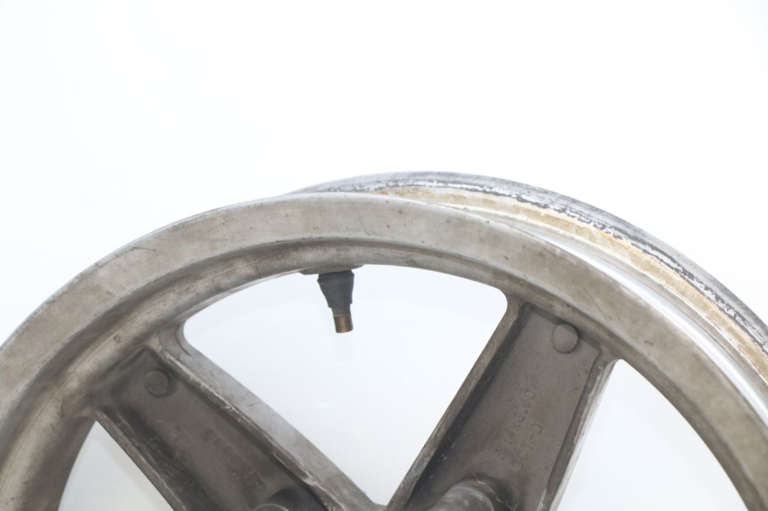 photo de FRONT WHEEL PIAGGIO X9 EVOLUTION 250 (2003 - 2007) - Fixing points details