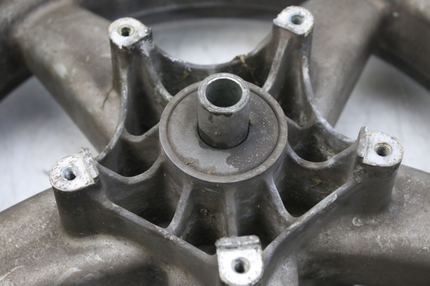 photo de FRONT WHEEL PIAGGIO X9 EVOLUTION 250 (2003 - 2007) - Zoom on usage condition