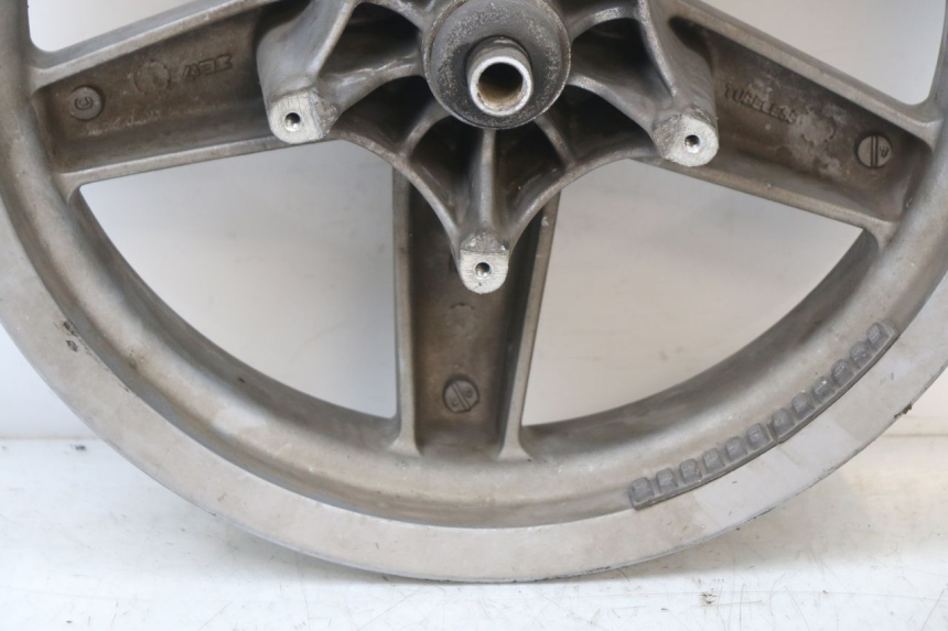 photo de FRONT WHEEL RIM PIAGGIO XEVO - X EVO 125 (2007 - 2017) - Fixing points details