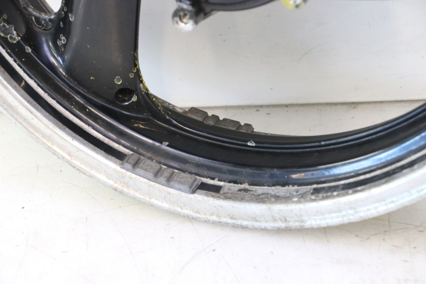 photo de FRONT RIM YAMAHA XJR 1300 (1998 - 2002) - High-resolution close-up