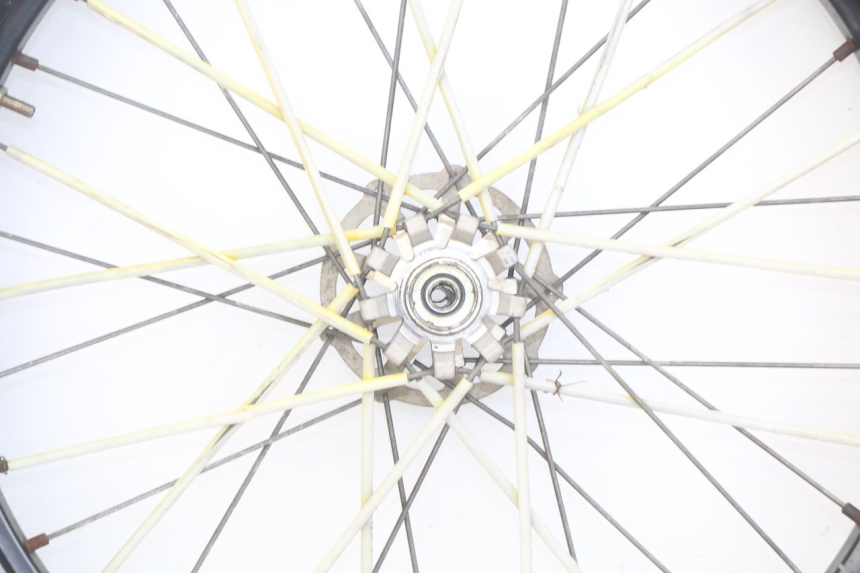 photo de FRONT WHEEL RIM PEUGEOT XP6 50 (2006 - 2011) - Detailed visual inspection