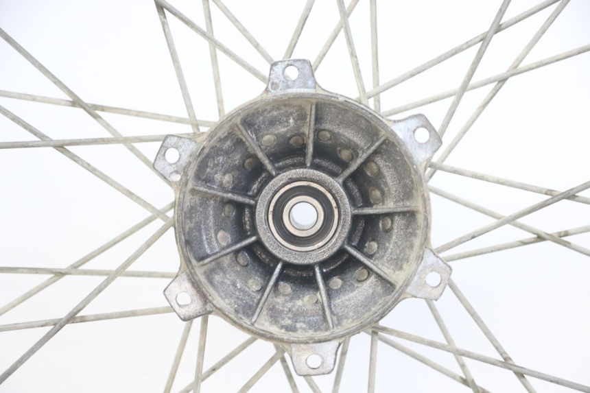 photo de FRONT WHEEL RIM PEUGEOT XP6 50 (1997 - 2003) - High-resolution close-up