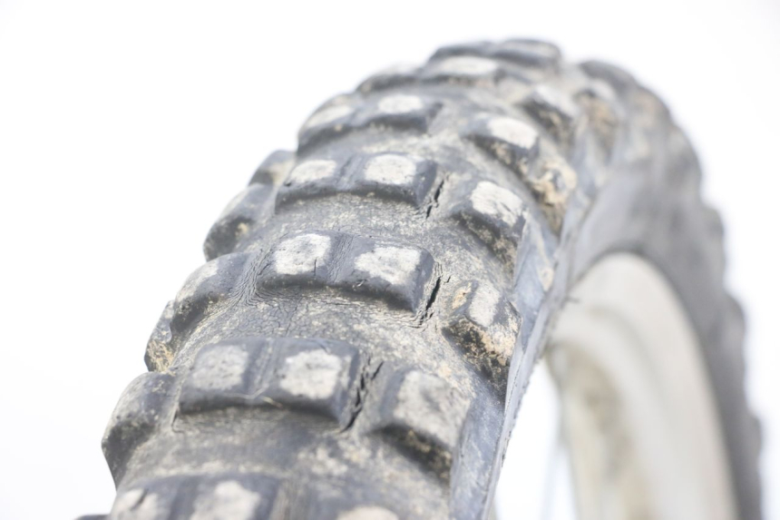 photo de FRONT WHEEL RIM PEUGEOT XP6 50 (1997 - 2003) - Zoom on usage condition