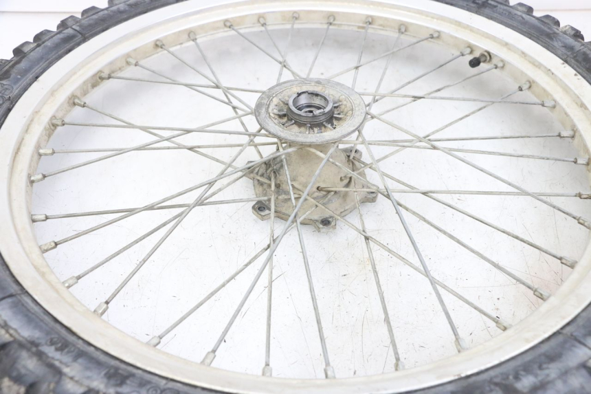 photo de FRONT WHEEL RIM PEUGEOT XP6 50 (1997 - 2003) - Surface and material condition