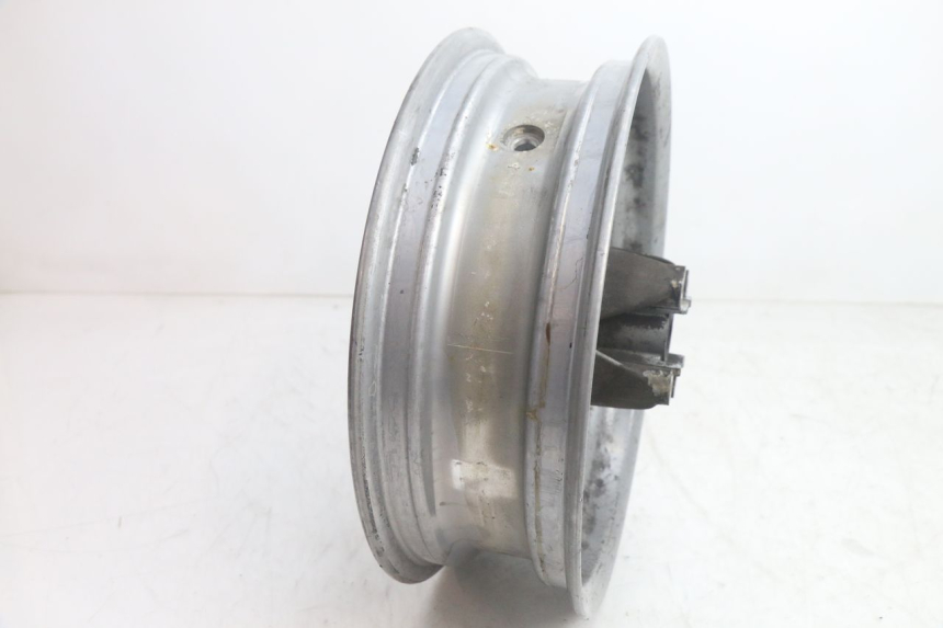 photo de FRONT RIM YAMAHA YP MAJESTY 125 (1998 - 2001) - Technical close-up