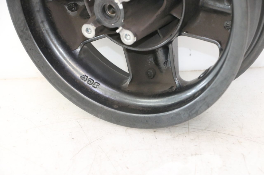 photo de FRONT RIM YAMAHA YP MAJESTY 125 (2007 - 2010) - Technical close-up