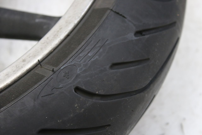 photo de FRONT WHEEL RIM YAMAHA YZF R1 1000 (2007 - 2008) - Fixing points details