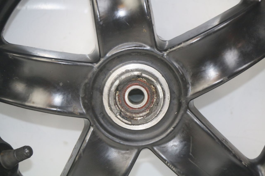 photo de FRONT WHEEL RIM PIAGGIO ZIP 4T 50 (2018 - 2020) - Additional view of the item