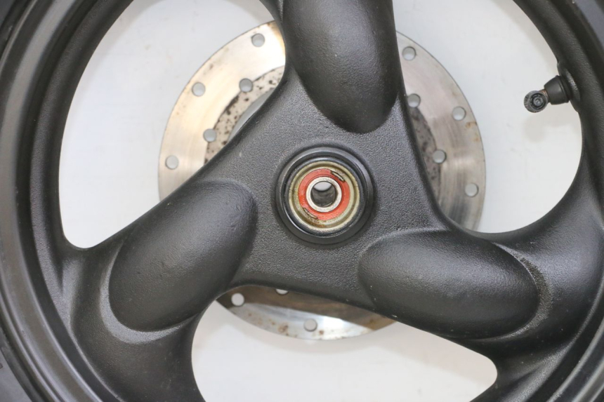 photo de FRONT RIM AND TIRE KYMCO AGILITY 4T 50 (2005 - 2018) - Additional view of the item