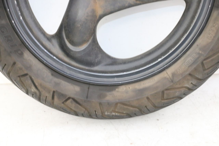 photo de FRONT RIM AND TIRE KYMCO AGILITY 4T 50 (2005 - 2018) - High-resolution close-up