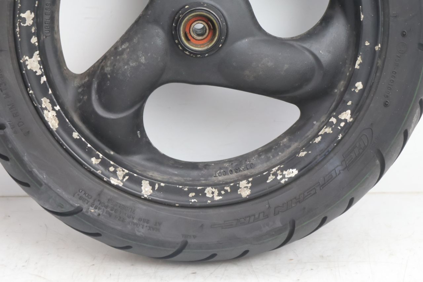 photo de FRONT RIM AND TIRE KYMCO AGILITY 4T 50 (2005 - 2018) - Zoom on usage condition