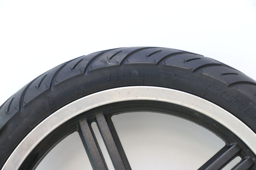 photo de FRONT RIM AND TIRE KYMCO AGILITY CITY 16P 125 (2015 - 2024) - Zoom on usage condition
