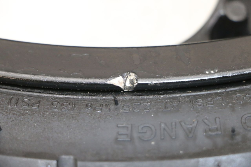 photo de FRONT RIM AND TIRE APRILIA RS 50 (1999 - 2005) - Fixing points details