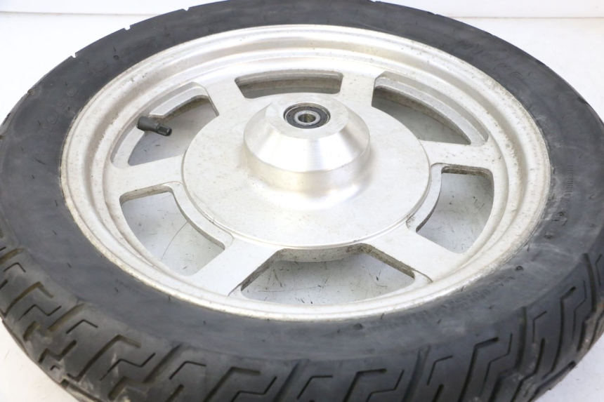 photo de FRONT RIM AND TIRE HYOSUNG GV AQUILA 125 (2000 - 2009) - Technical close-up