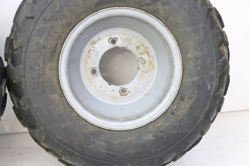 photo de FRONT RIM AND TIRE KEROX BAZOOKA 110 - Fixing points details