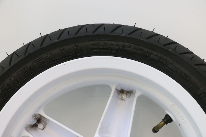 photo de FRONT RIM AND TIRE MBK BOOSTER ROCKET 50 (2004 - 2016) - Distinctive features