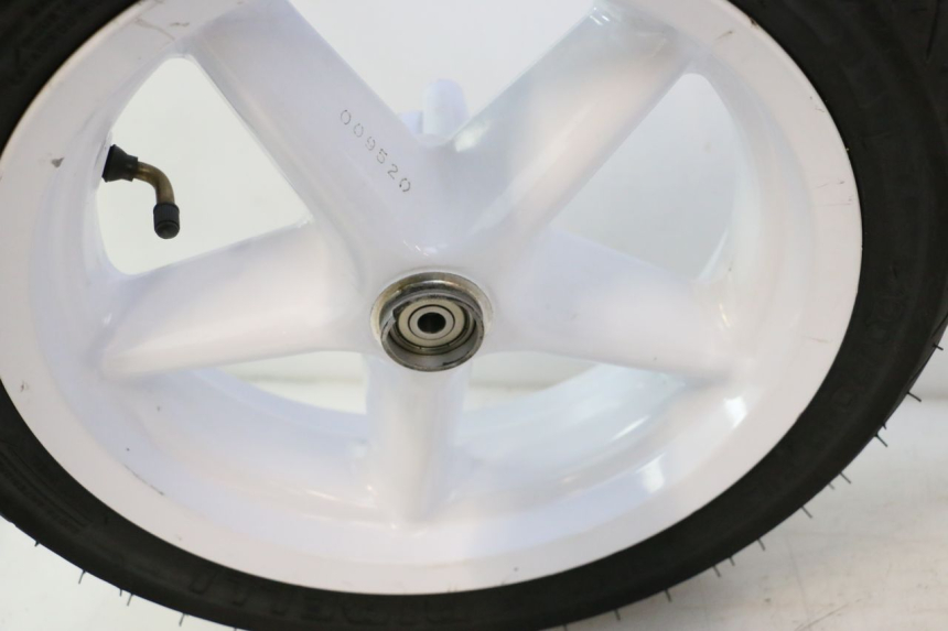 photo de FRONT RIM AND TIRE MBK BOOSTER ROCKET 50 (2004 - 2016) - Supplementary product photo