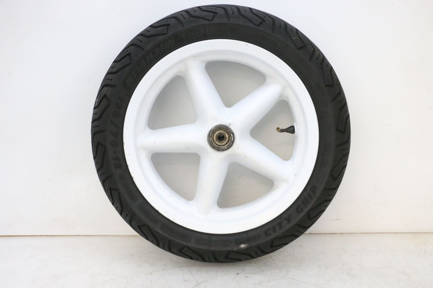 photo de FRONT RIM AND TIRE MBK BOOSTER SPIRIT NAKED 50 (2004 - 2017) - High-resolution close-up