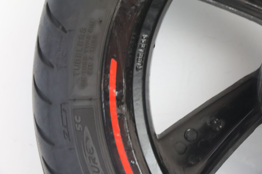 photo de FRONT RIM AND TIRE PEUGEOT CITYSTAR 2T 50 (2018 - 2021) - High-resolution close-up