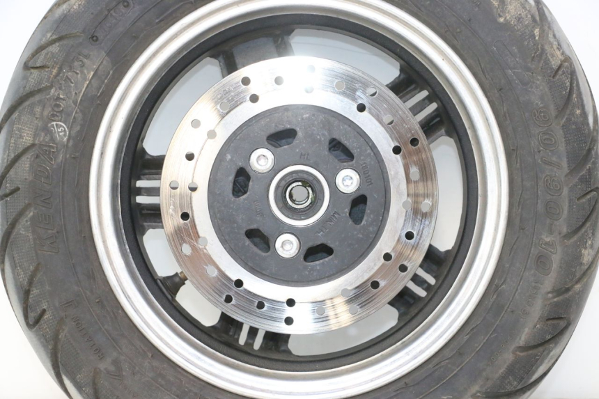 photo de FRONT RIM AND TIRE WAYSCRAL E-START 1 (2018 - 2022) - High-resolution close-up