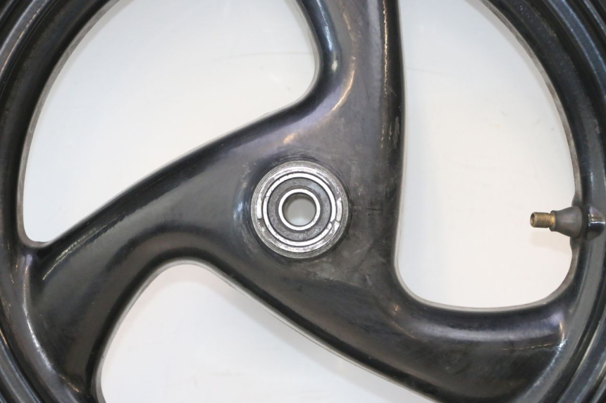 photo de FRONT RIM AND TIRE PEUGEOT ELYSTAR 50 (2002 - 2014) - Focus on structure
