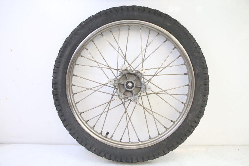photo de FRONT RIM AND TIRE APRILIA ETX 125 (1998 - 2002) - Fixing points details
