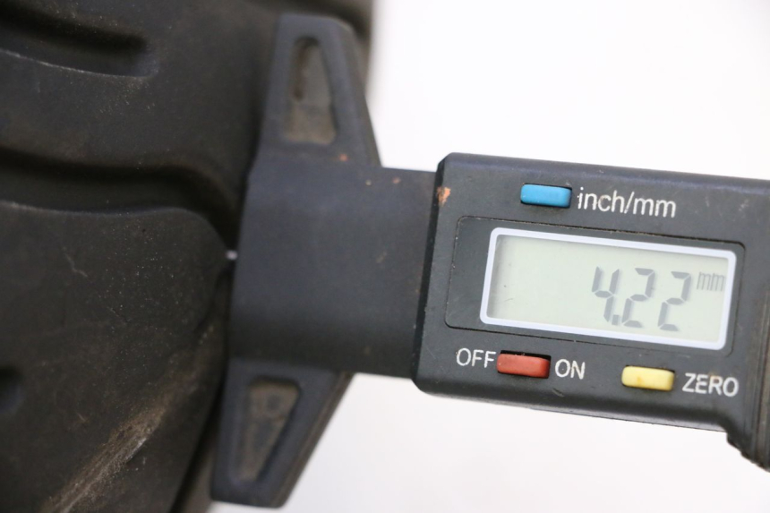 photo de FRONT RIM AND TIRE KEEWAY F-ACT NAKED 50 (2009 - 2014) - Zoom on usage condition