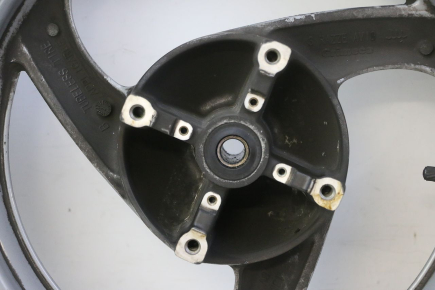 photo de FRONT RIM AND TIRE HONDA FES S-WING SWING ABS 125 (2007 - 2015) - Detailed visual inspection