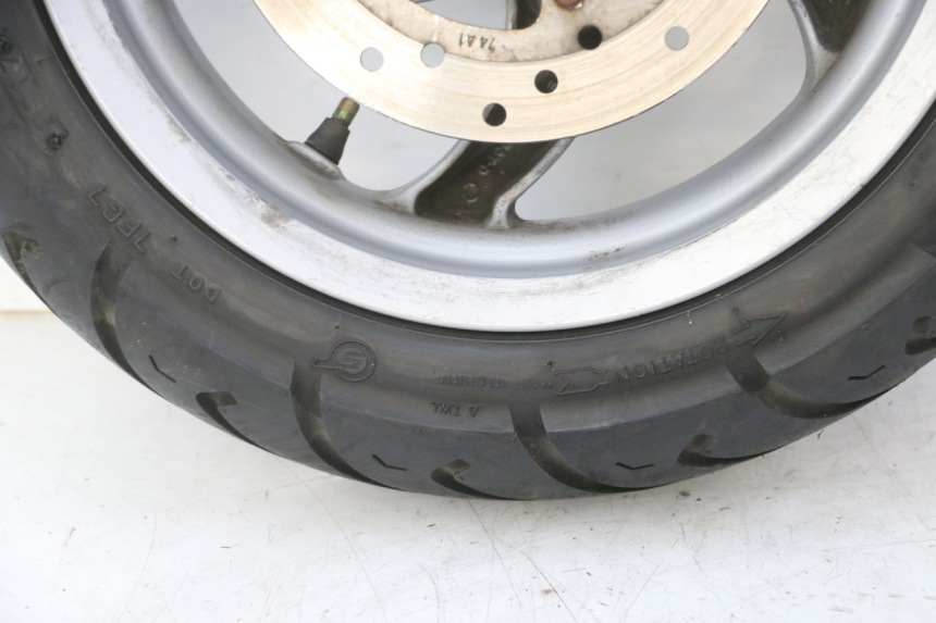 photo de FRONT RIM AND TIRE PIAGGIO FLY 2T 50 (2004 - 2017) - High-resolution close-up