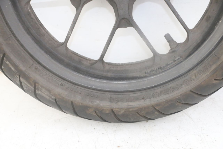 photo de FRONT RIM AND TIRE HONDA FORZA ABS 300 (2013 - 2017) - Additional view of the item