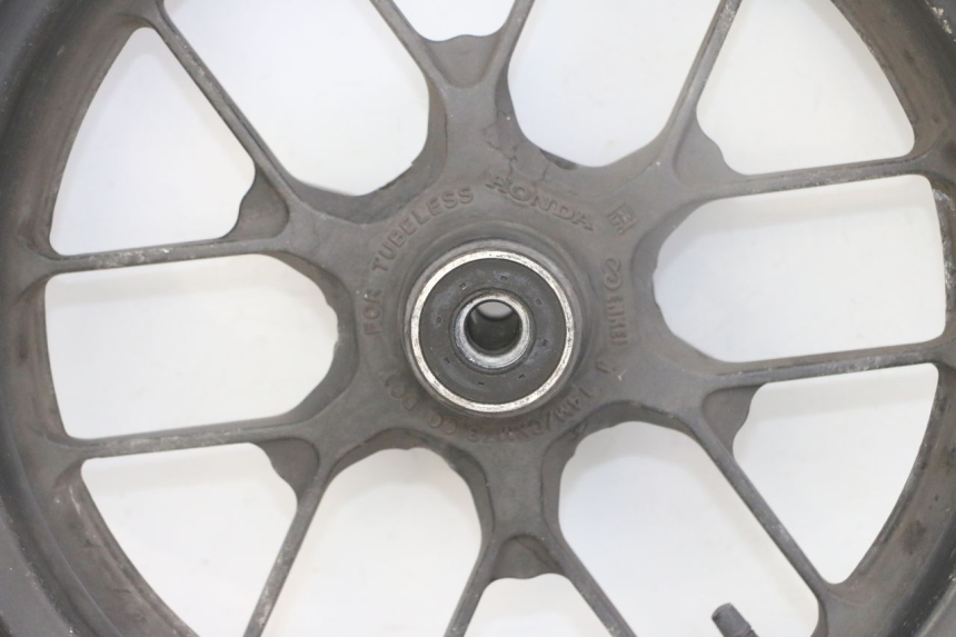 photo de FRONT RIM AND TIRE HONDA FORZA ABS 300 (2013 - 2017) - Component zoom