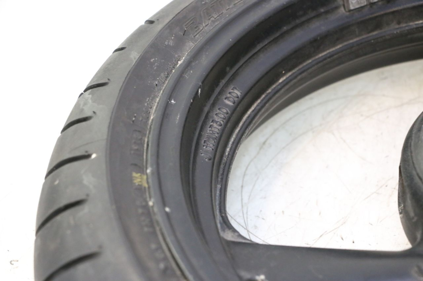 photo de FRONT RIM AND TIRE YAMAHA FZS FAZER 600 (2001 - 2003) - Surface and material condition
