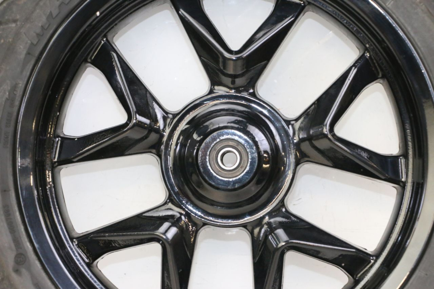 photo de FRONT RIM AND TIRE SYM JOYMAX 125 (2010 - 2017) - Additional view of the item