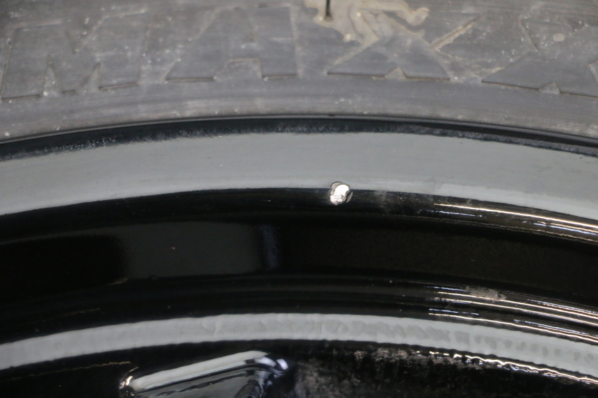photo de FRONT RIM AND TIRE SYM JOYMAX 125 (2010 - 2017) - High-resolution close-up