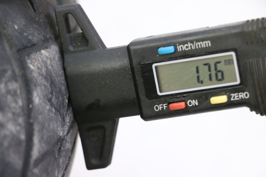 photo de FRONT RIM AND TIRE SYM JOYMAX 125 (2010 - 2017) - Zoom on usage condition