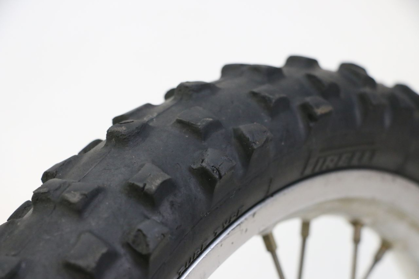 photo de FRONT RIM AND TIRE KAWASAKI KX 65 (2000 - 2019) - Technical close-up