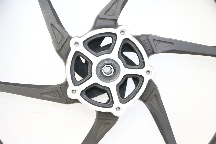 photo de FRONT RIM AND TIRE KIDEN KD125-G 125 (2018 - 2022) - High-resolution close-up