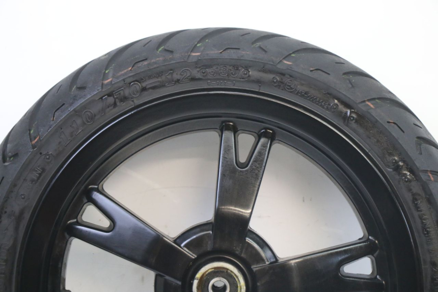 photo de FRONT RIM AND TIRE PEUGEOT KISBEE 2T 50 (2010 - 2017) - Zoom on usage condition
