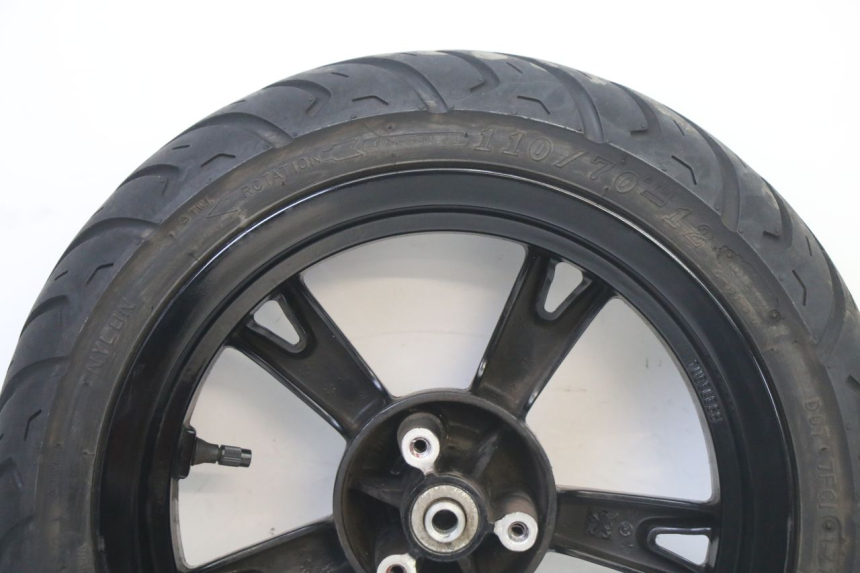 photo de FRONT RIM AND TIRE PEUGEOT KISBEE 2T 50 (2010 - 2017) - Surface and material condition
