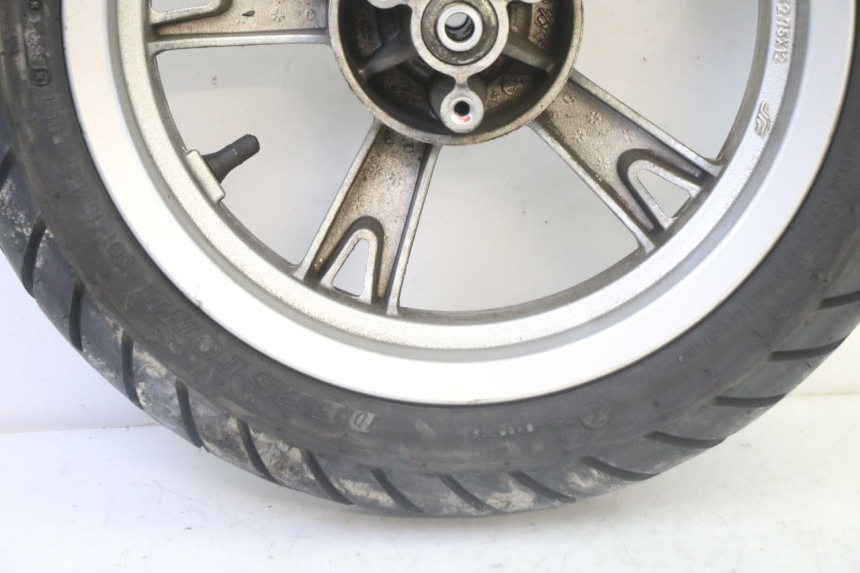 photo de FRONT RIM AND TIRE PEUGEOT KISBEE 4T 50 (2018 - 2022) - Surface and material condition