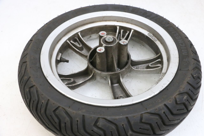 photo de FRONT RIM AND TIRE PEUGEOT KISBEE 4T 50 (2010 - 2017) - Technical close-up