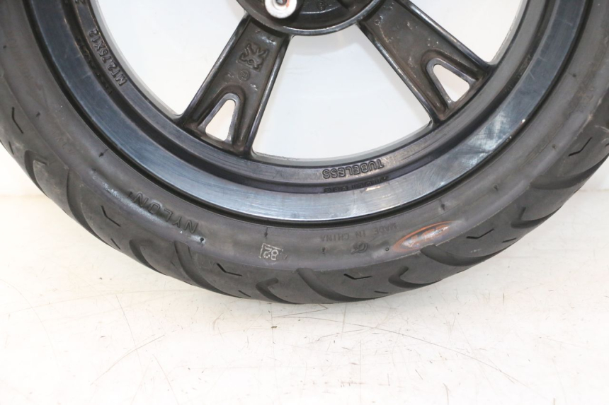 photo de FRONT RIM AND TIRE PEUGEOT KISBEE 4T 50 (2023 - 2026) - Used quality zoom