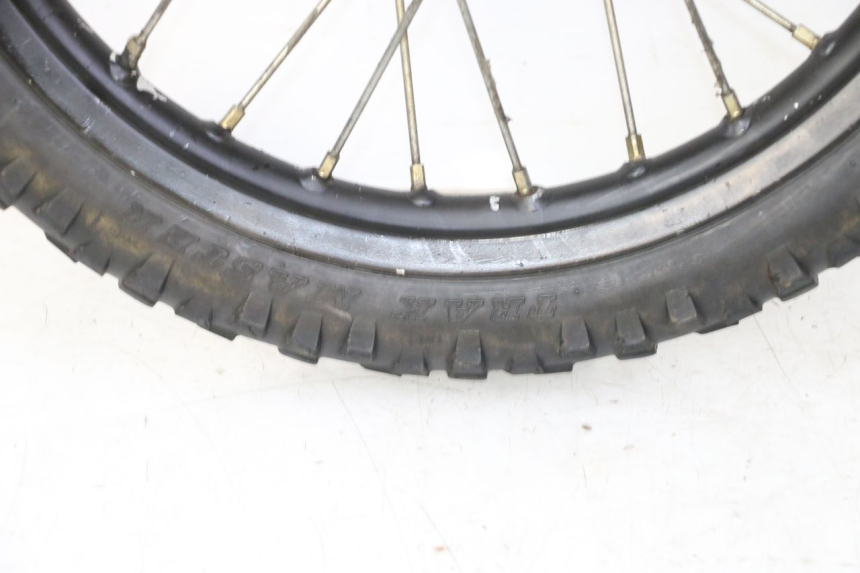 photo de FRONT RIM AND TIRE KAWASAKI KX 65 (2000 - 2019) - High-resolution close-up
