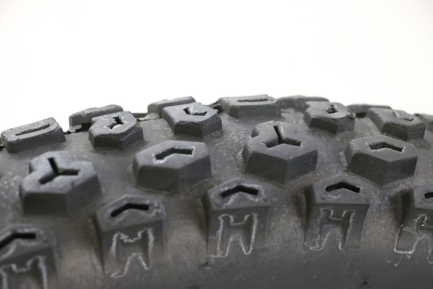 photo de FRONT RIM AND TIRE KYMCO STRYKER OFF ROAD 125 (1999 - 2005) - Alternative perspective