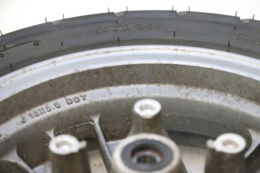 photo de FRONT RIM AND TIRE KYMCO LIKE 125 (2009 - 2016) - Alternative perspective