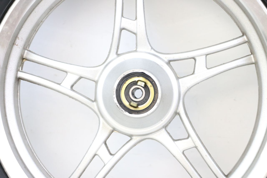 photo de FRONT RIM AND TIRE LONGJIA SHARPY 125 (2020 - 2024) - High-resolution close-up